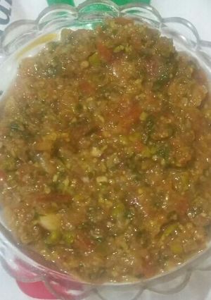 A picture of Green Chole ki chutney.