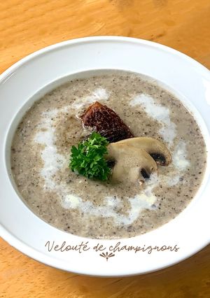 法式蘑菇濃湯 Velouté de champignons 的食譜成品照片