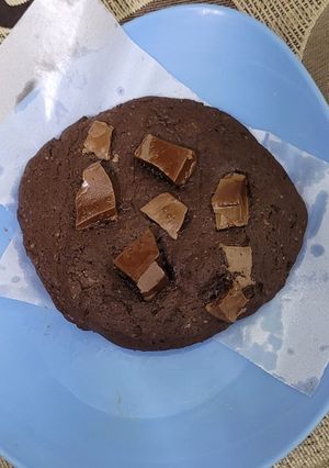 A picture of 1- minute Chocolate chunk cookie 🍪.