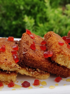 A picture of Tutti frutti cake.