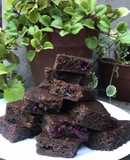 Brownie vegano de frambuesa, zucchini y algarroba 🌱