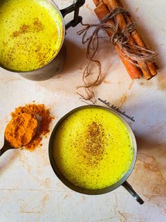 ગોલ્ડન મિલ્ક રેસીપી મુખ્ય ફોટો