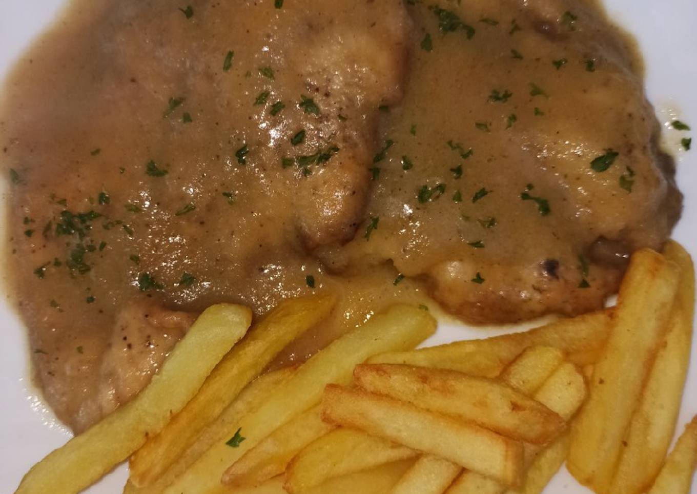 Pechugas de pollo en salsa de cebolla 🤤