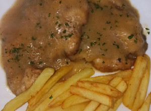 Foto principal de Pechugas de pollo en salsa de cebolla 🤤