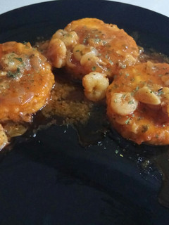 Una foto de Merluza en salsa con gambitas