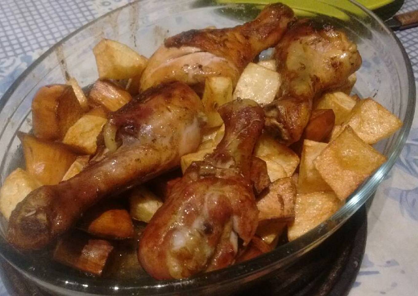 Pollo al tomillo y limón con papas y batatas
