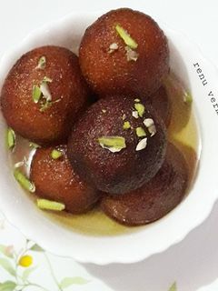 सूजी के गुलाब जामुन (Suji ke Gulab jamun recipe in hindi) रेसिपी मुख्य फोटो