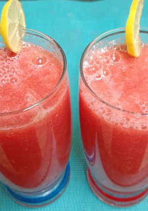 A picture of 3 minutes Quick Peak Summer Juice.