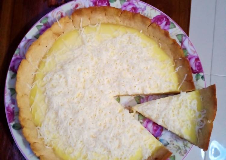Langkah Mudah untuk Menyiapkan Pie susu teflon yang Bisa Manjain Lidah