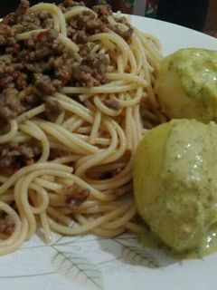Una foto de Tallarín con carne