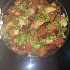 A picture of Crouton salad.