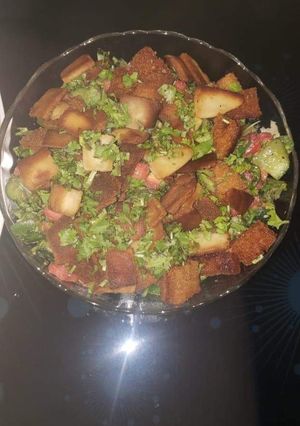 A picture of Crouton salad.