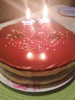 Una foto de Tarta de la abuela con cobertura de chocolate brillante 🍫