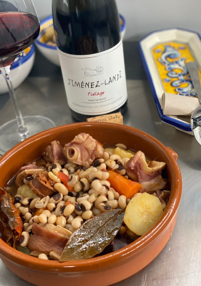 Una foto de Carillas con carne y patatas