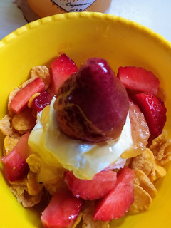 Una foto de Desayuno Saludable y Nutritivo... Además con Frutilla !!