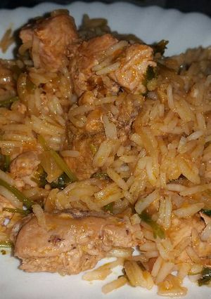 A picture of Rice and boneless chicken.