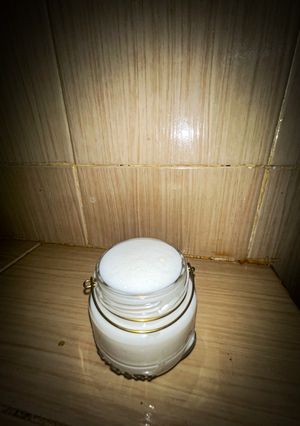 Una foto de Salsa de ajo fácil y con 3 ingredientes