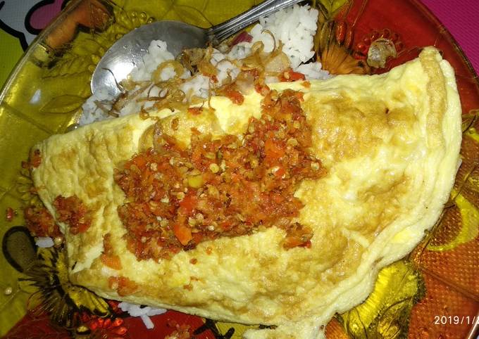 Bagaimana Membuat Dadar telur sambal korek simple Anti Gagal