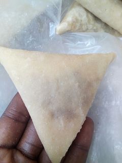Yadda ake Nada samosa ainihin hoton girkin