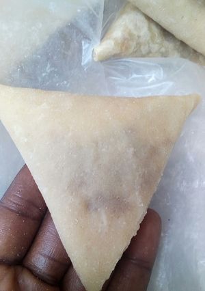 Yadda ake Nada samosa ainihin hoton girkin
