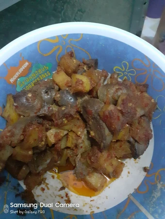 Cara Gampang Membikin Resep Sambal terasi goreng ati&amp;kentang yang Lezat Anti Ribet, Menggugah Selera