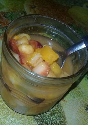 Una foto de Ensalada de Frutas Navideña🎄🍑🍊🍍🍎🍒🍑 !!!