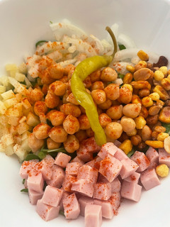 Una foto de Ensalada de garbanzos con pimentón dulce
