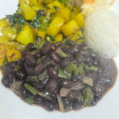 A picture of Black Beans.