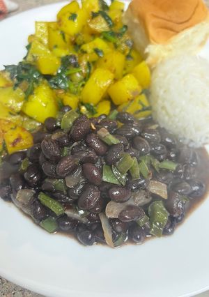 A picture of Black Beans.