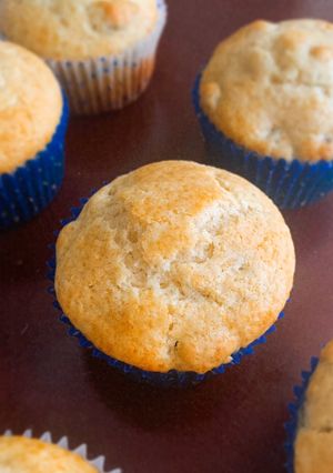 Hình của món Vanilla Raisin Muffin.