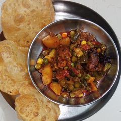 A picture of Undhiyu.