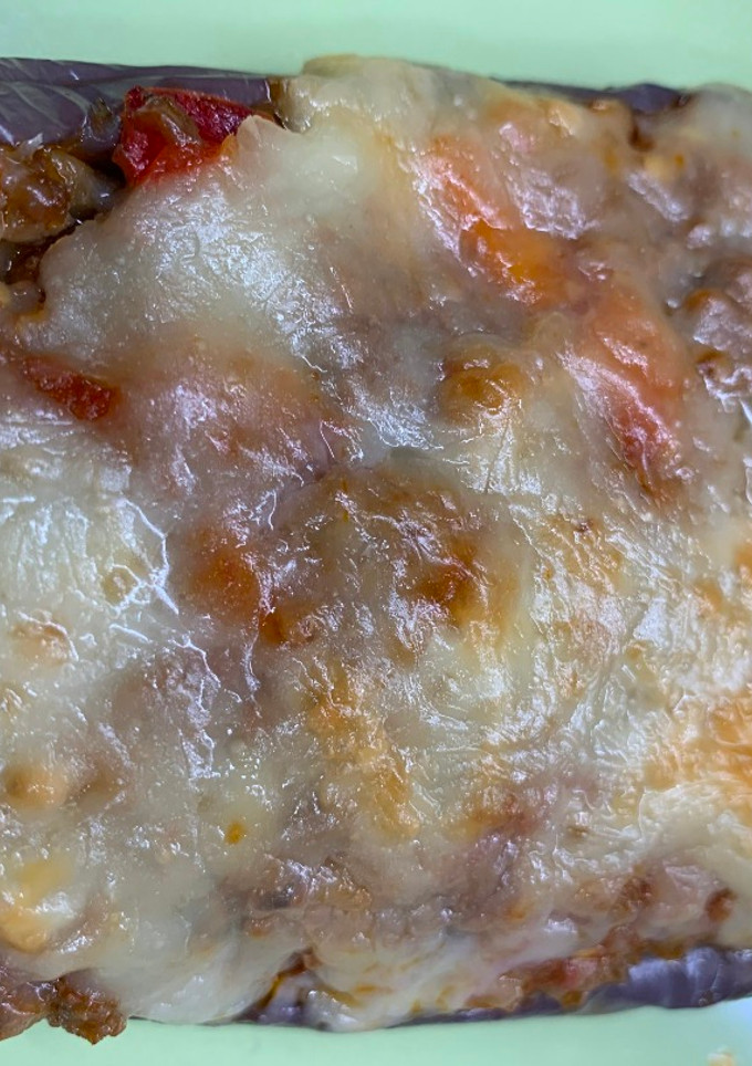 Una foto de Berenjenas rellenas de verduras y carne
