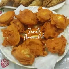 A picture of Hyderabadi Anda Bondas.