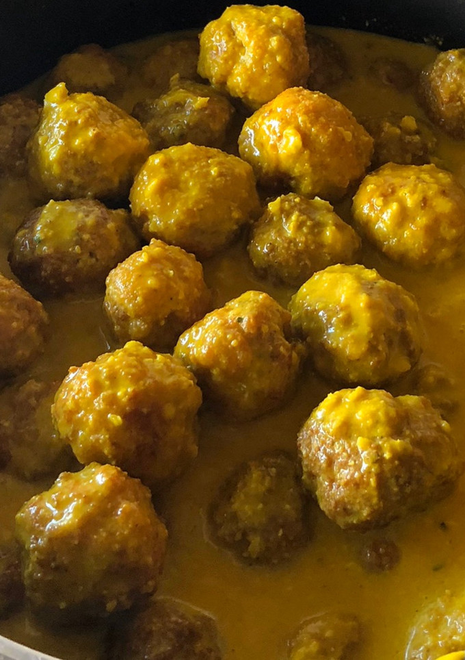Una foto de Albóndigas en salsa de almendras