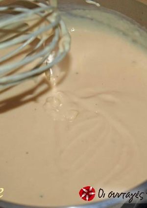 A picture of Béchamel sauce.