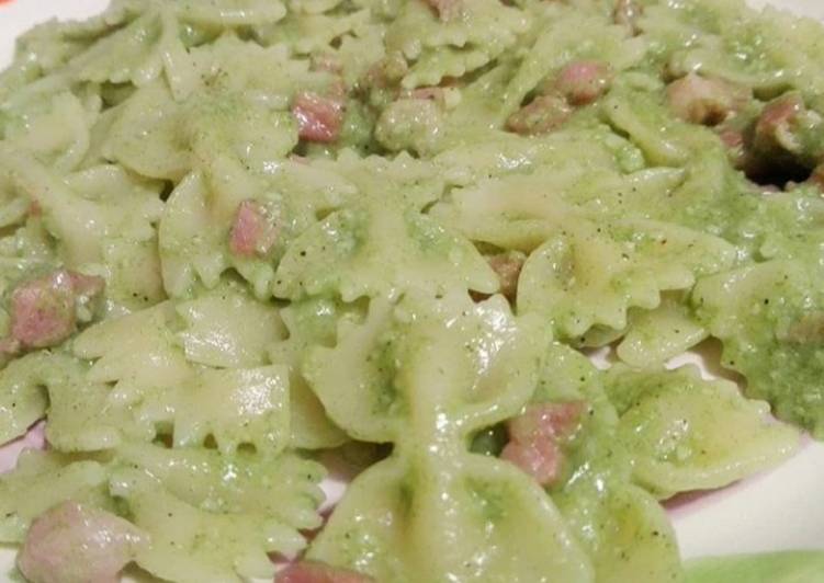 Step-by-Step Guide to Make Qualsiasi sera della settimana Farfalle con pesto di bietole e pancetta affumicata