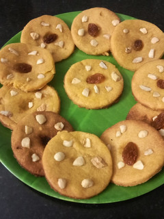 கடலை மாவு குக்கீஸ் (Kadalai maavu cookies recipe in tamil) செய்முறை முக்கிய புகைப்படம்
