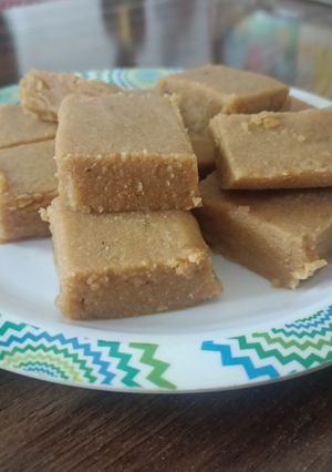 सुखड़ी रेसिपी मुख्य फोटो