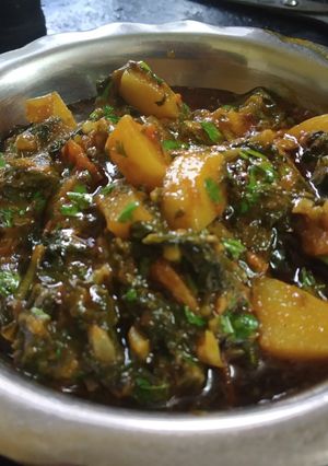 A picture of Aloo Palak.