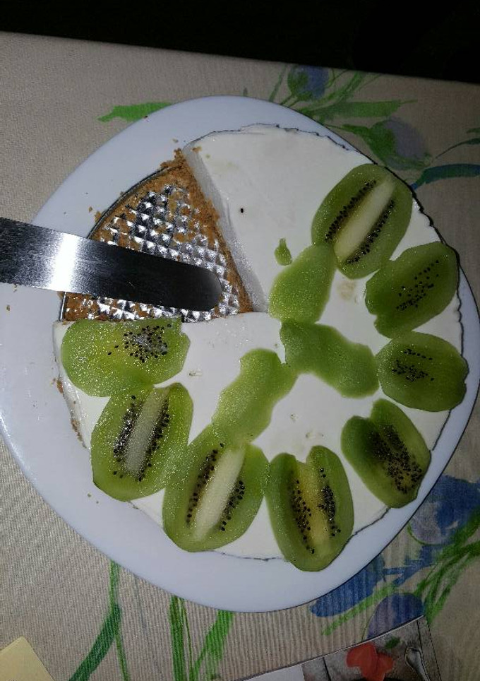 Una foto de Pastel de requesón con Kiwi 🥝