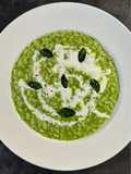 Risotto al basilico con crema di burrata e basilico vetrificato