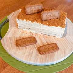 A picture of Biscoff Crunchy Cake.