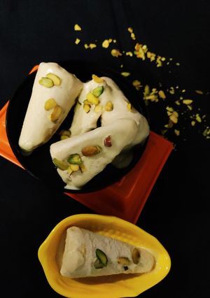 A picture of Malai kulfi.