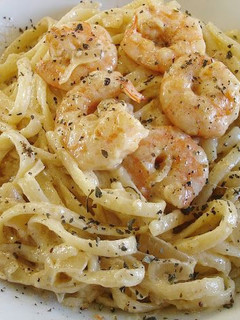 A picture of Linguine with Shrimp and Cream Sauce.