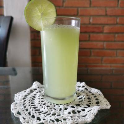 Agua de pepino con limón Receta de Sandra Nayeli- Cookpad