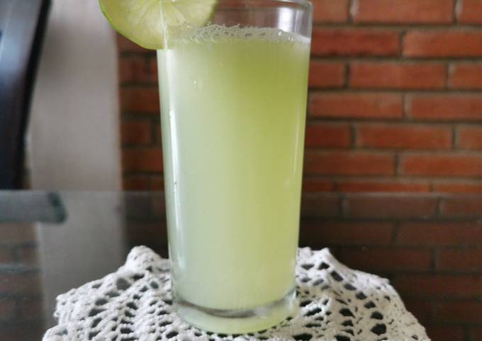 Agua de pepino con limón Receta de Sandra Nayeli- Cookpad