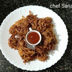 A picture of Crispy Kanda bhajiye for beginners.