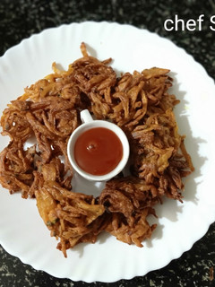 A picture of Crispy Kanda bhajiye for beginners.