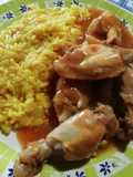 Alitas en barbacoa rápida con arroz curcumado