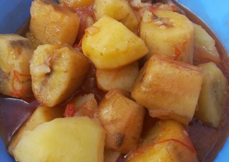 Steps to Make Quick Matoke &amp; Potato stew